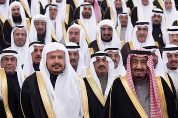 Saudi scholars with King Salman