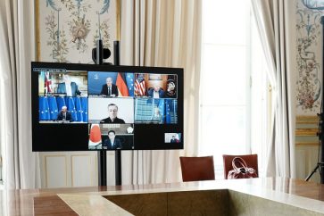 G7 video screen
