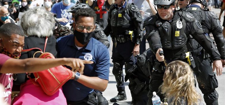 <a href="https://english.almanartv.com.lb/1634360">Protests in US over Brutal Police Killing of Black Man in Ohio</a>