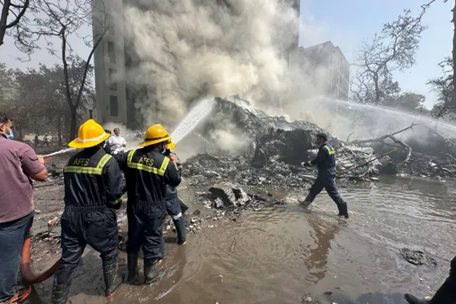  <a href="https://english.almanartv.com.lb/2430650">Indian Aircraft Bound for London Crashes on Takeoff from Ahmedabad Airport, 244 on Board</a>