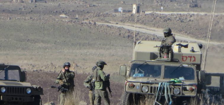  <a href="https://english.almanartv.com.lb/2430716">Israeli Incursion in Rural Damascus Leaves One Martyred, Seven Detained</a>